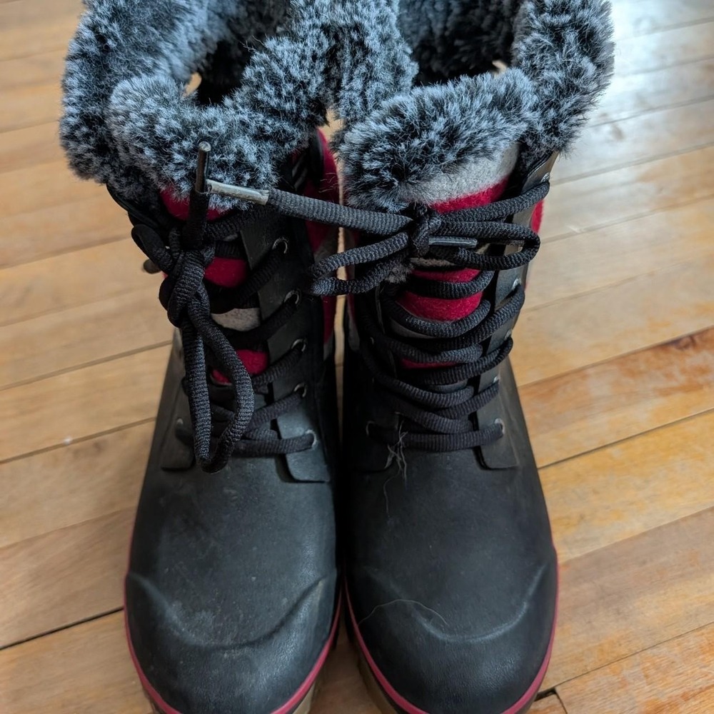 Womens Bogs Black Red Rubber Winter Boots 7 Excellent Waterproof Faux Fur Trim